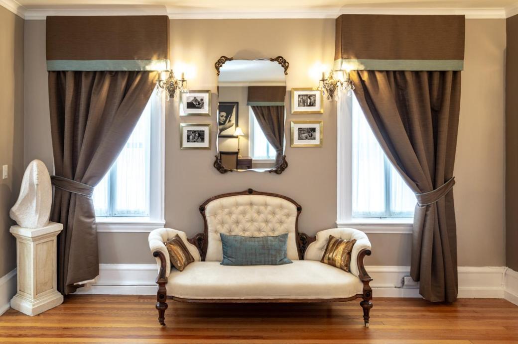 Grey Gables Inn Pembroke
